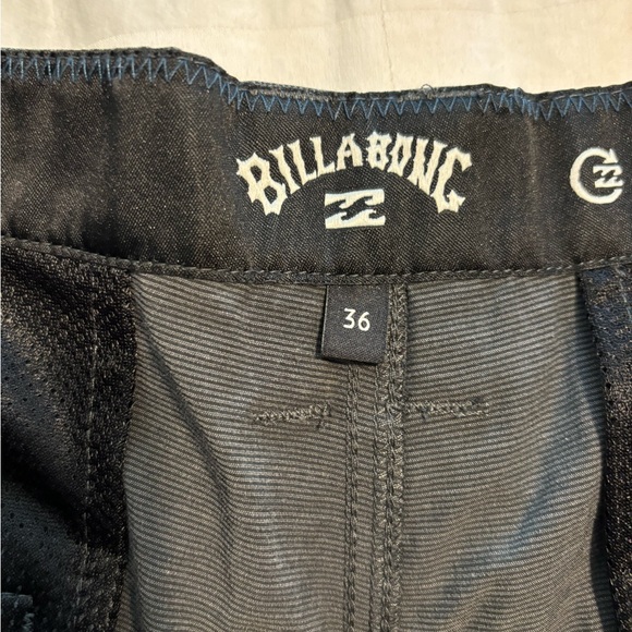 Billabong Active Short - Picture 3 of 5